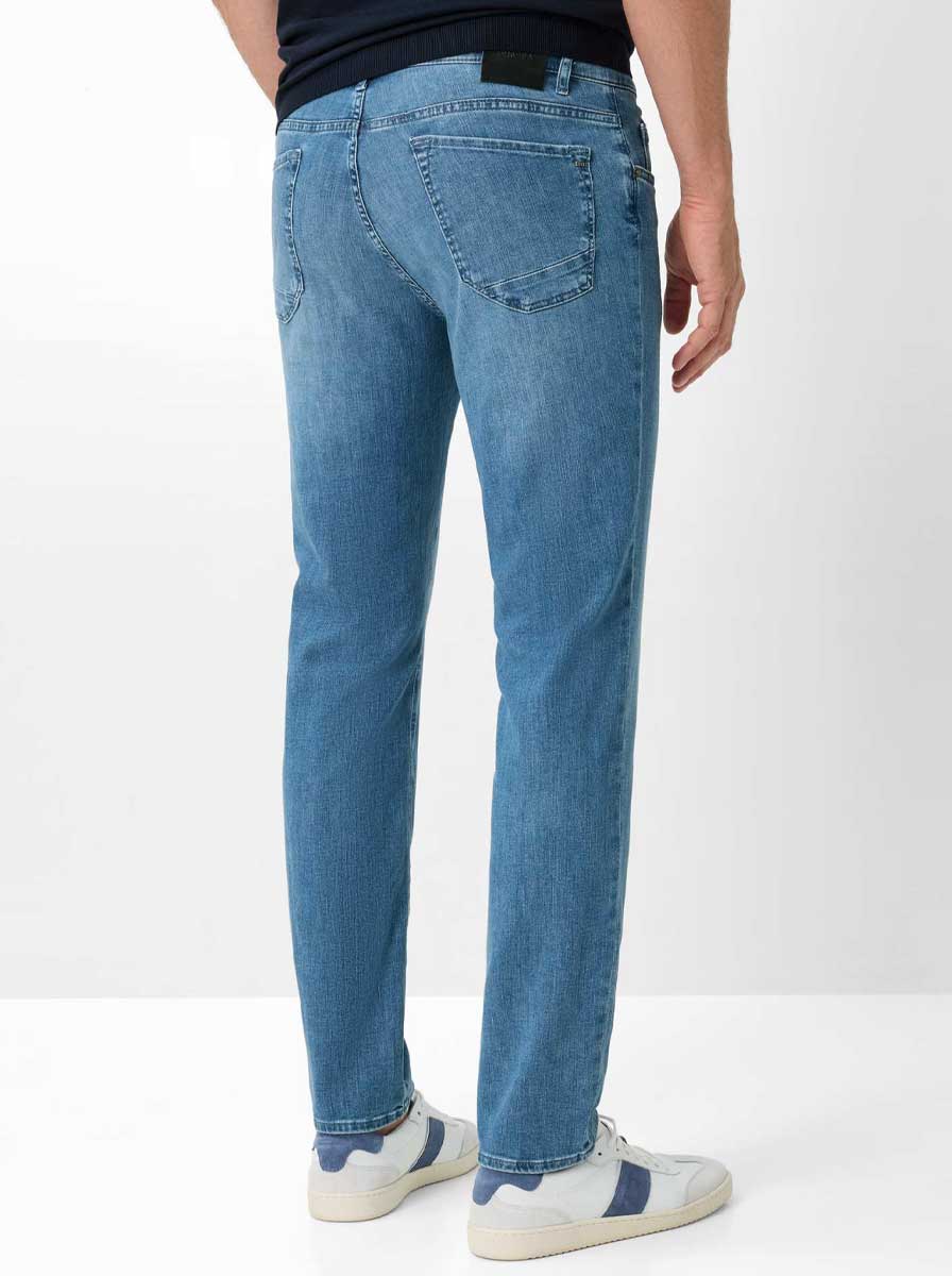 Brax Jeans Brax - Jeans - Chuck Hi-Flex Light: Five-Pocket Light Denim Jean